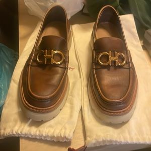 Salvatore Ferragammo men’s shoes size 11. They are in pristine condition